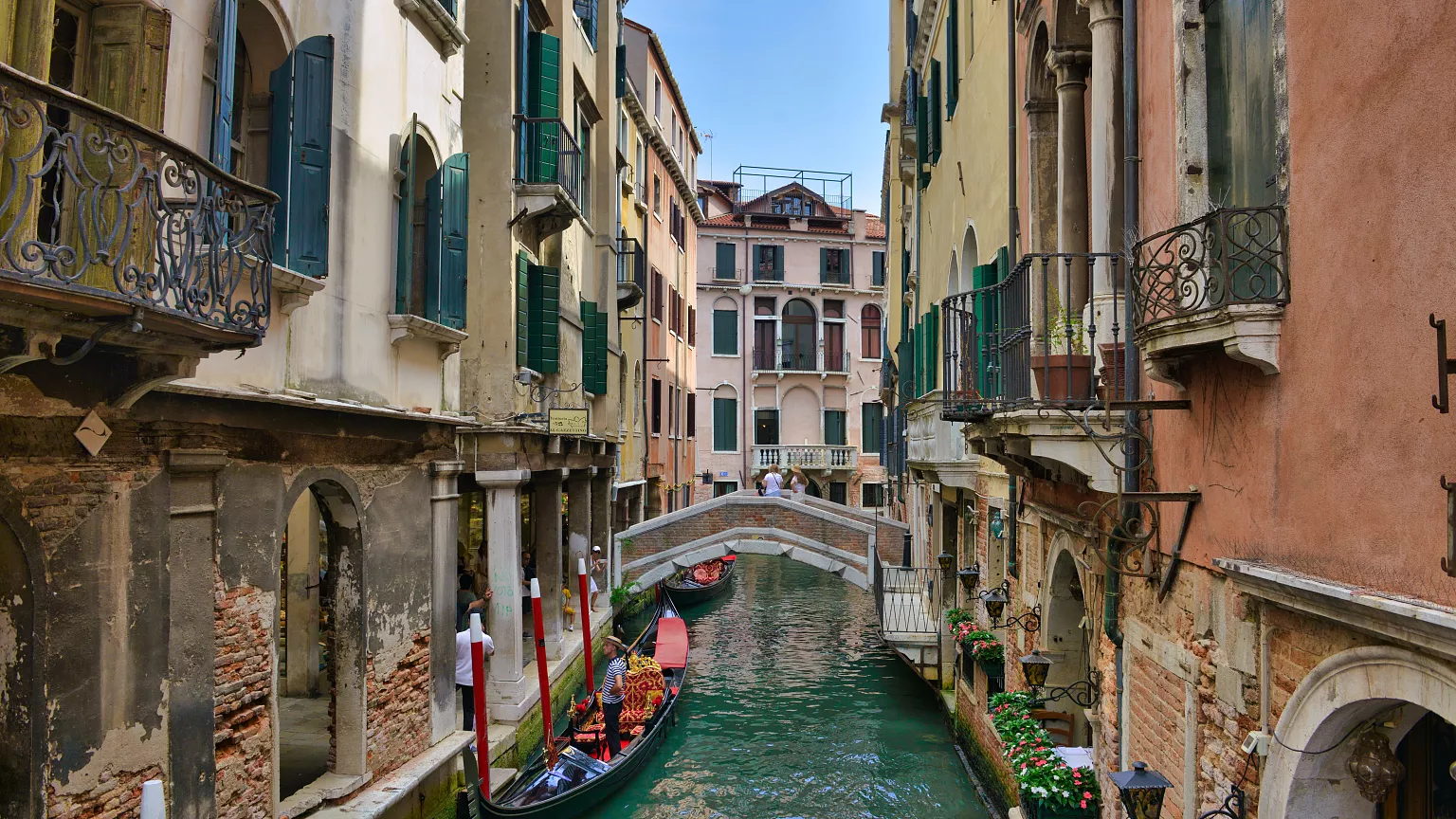 Is Venice Planning to Implement a Tourist Tax for Day-Trippers in 2024?