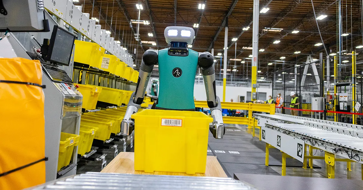 This Warehouse Robot Reads Human Body Language